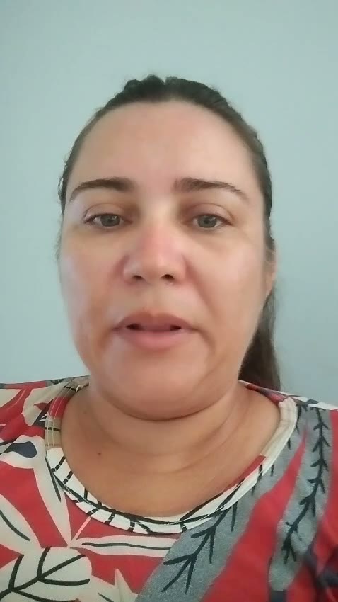 Professora do projeto falando sobre a evolução das crianças