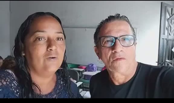 Fernando com uma mãe do projeto